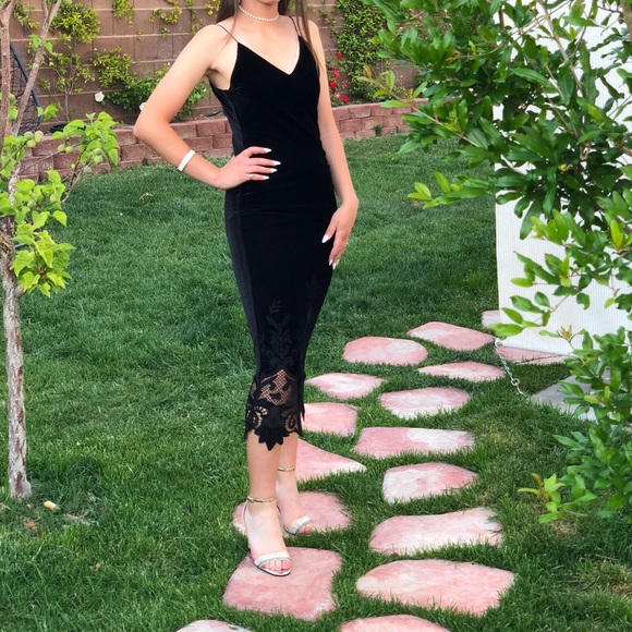 Alice+Olivia velvet black dressWomen’s Size 0